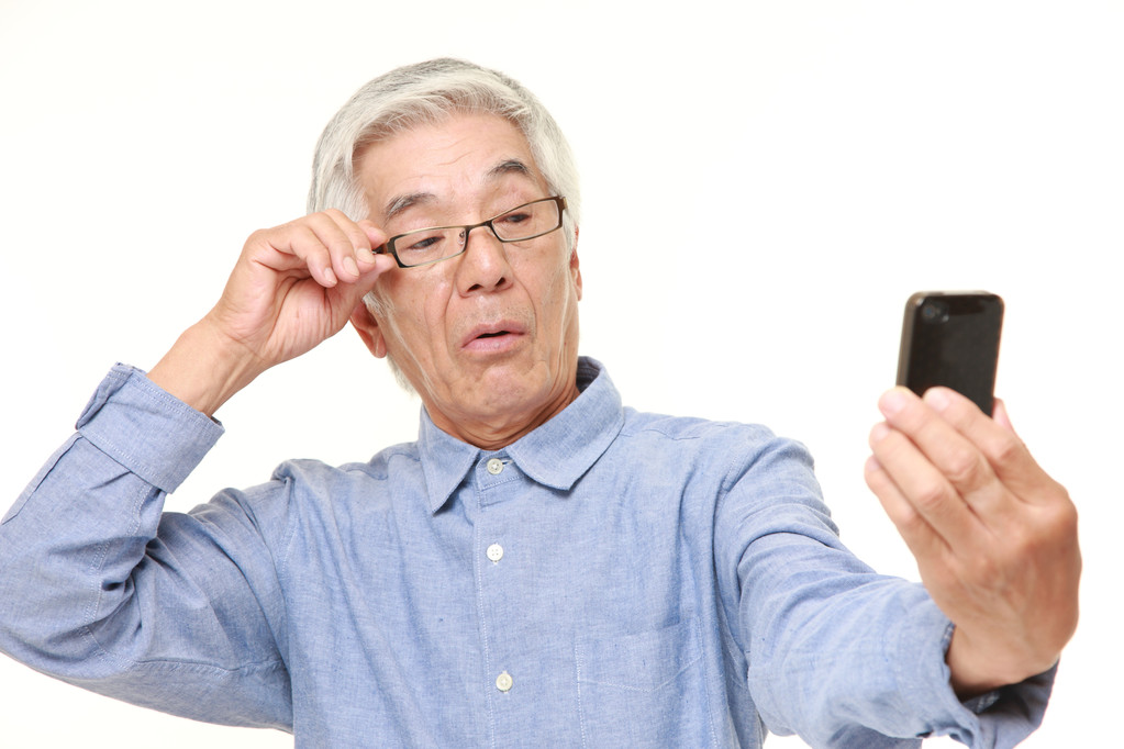 老花的發(fā)生除了與年齡有關(guān)，你還能想到什么？